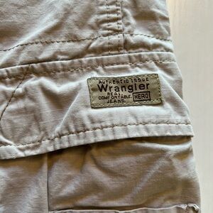 Wrangler Light Tan Cargo Shorts